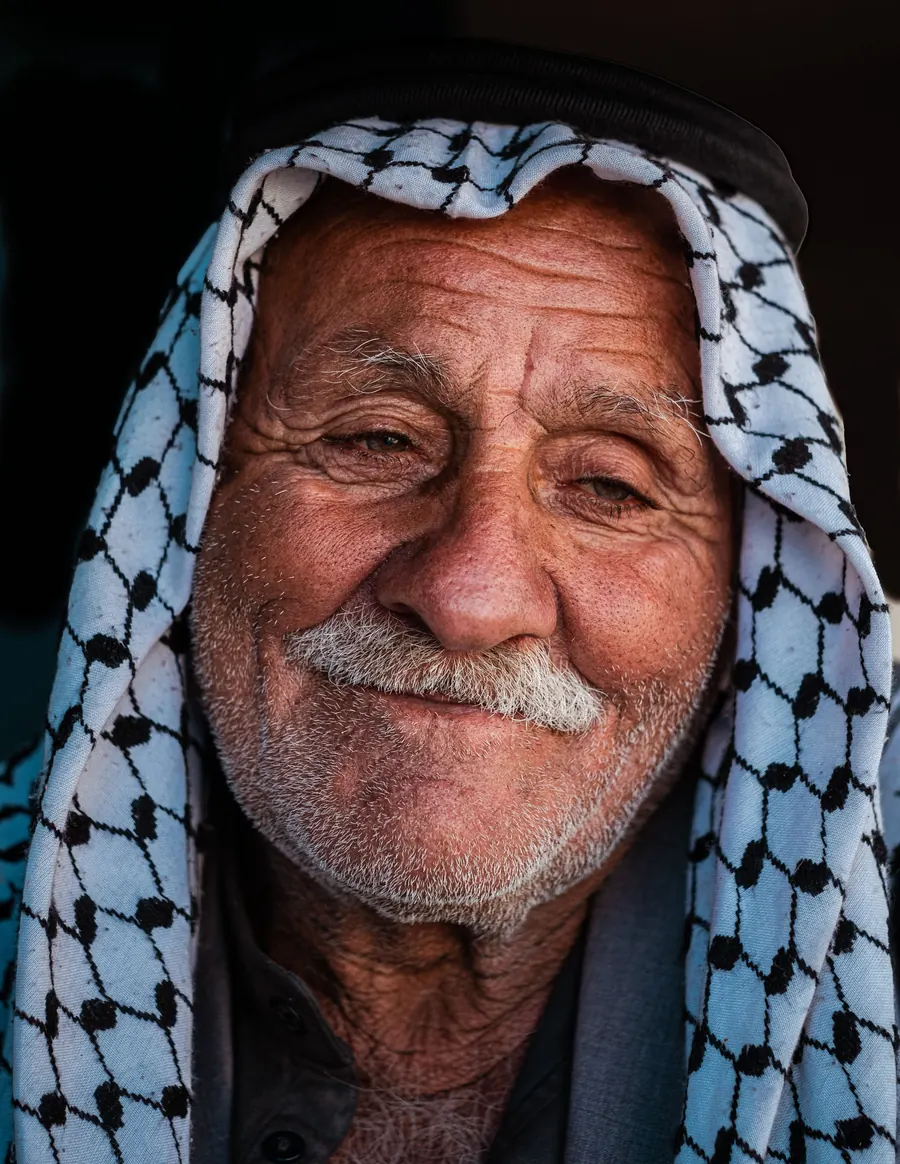 شباب يفتحون مساحة أمل في الحي